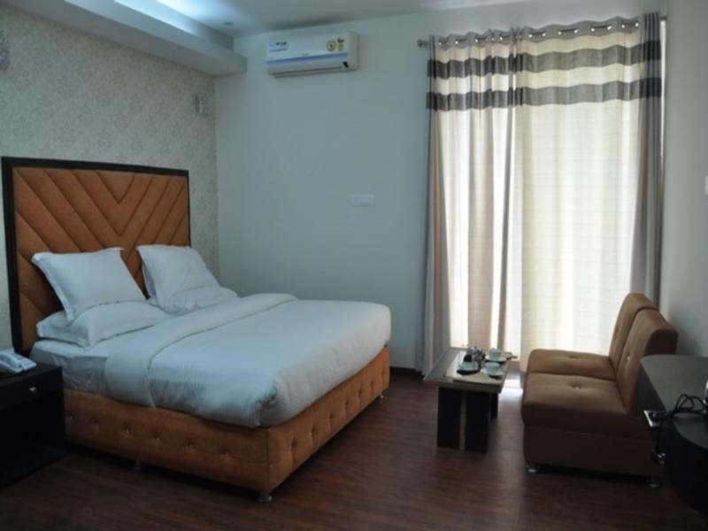 Hotel The Royal Court Nainital Exterior foto